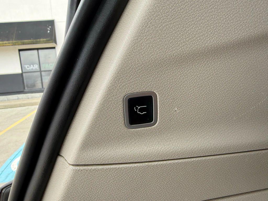 used 2018 Chrysler Pacifica car, priced at $13,350