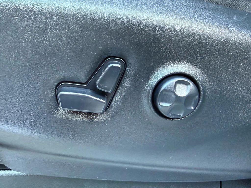 used 2018 Chrysler Pacifica car, priced at $14,499