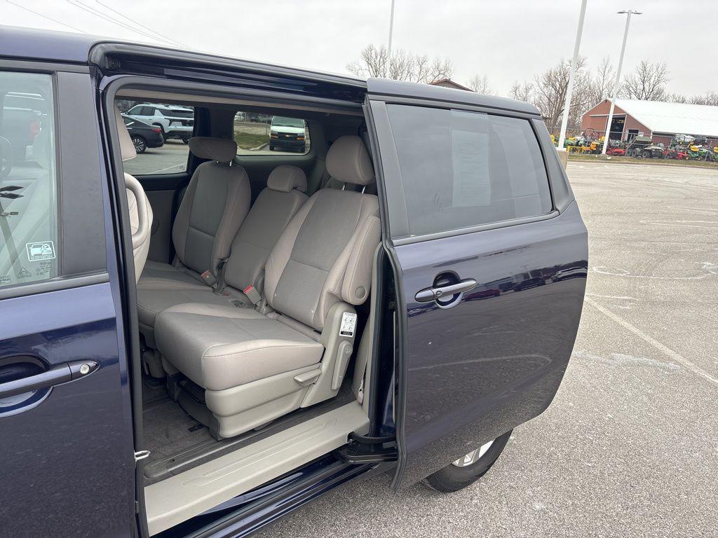 used 2021 Kia Sedona car, priced at $15,899