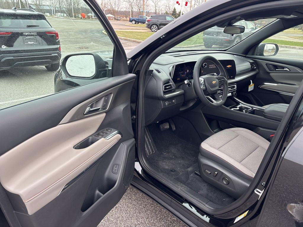 new 2026 Chevrolet Traverse car, priced at $41,745