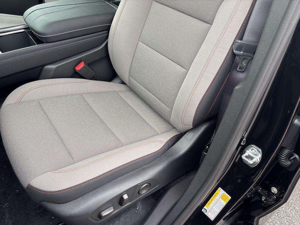 new 2026 Chevrolet Traverse car, priced at $41,745