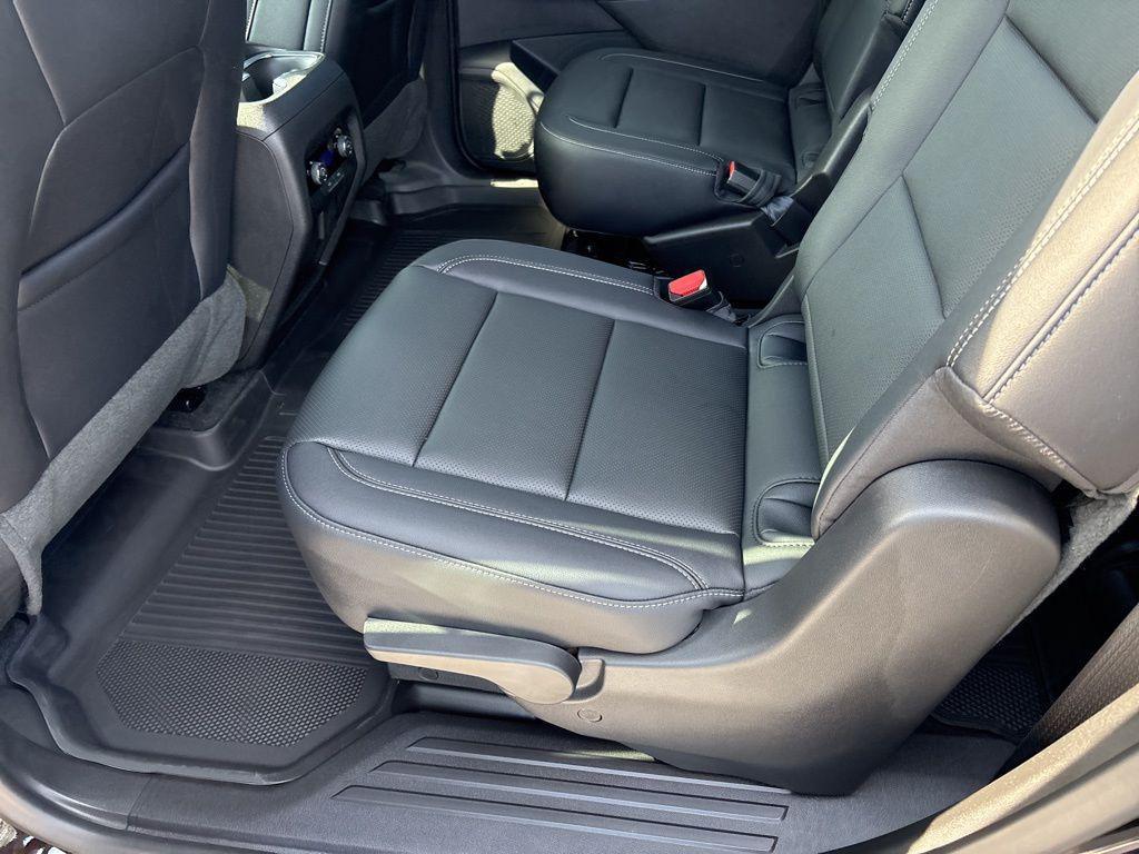 new 2026 Chevrolet Traverse car, priced at $48,119