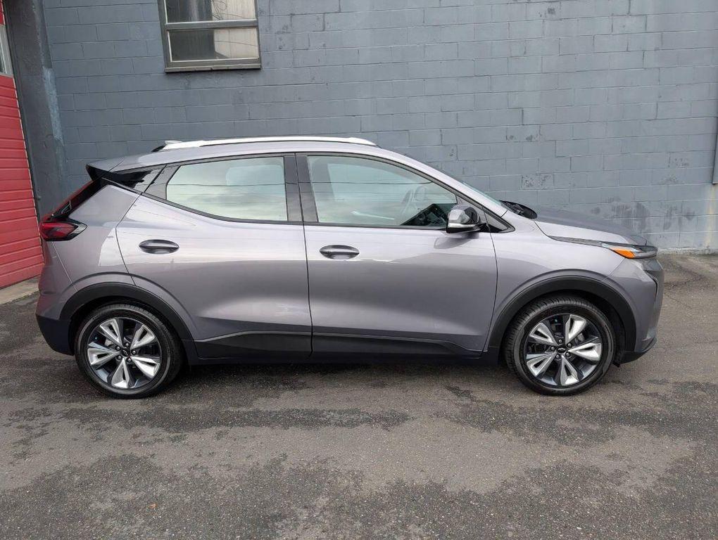 used 2022 Chevrolet Bolt EUV car, priced at $19,995
