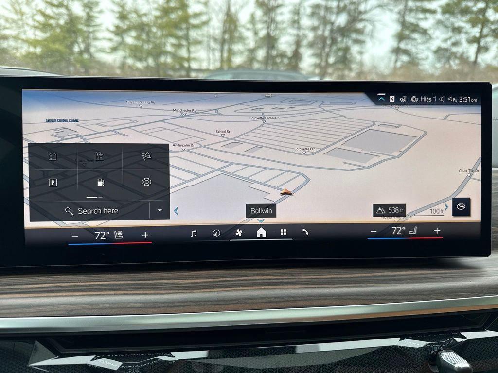 new 2026 BMW X7 car, priced at $100,040