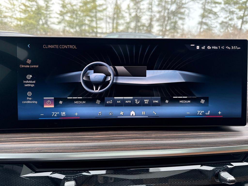 new 2026 BMW X7 car, priced at $100,040