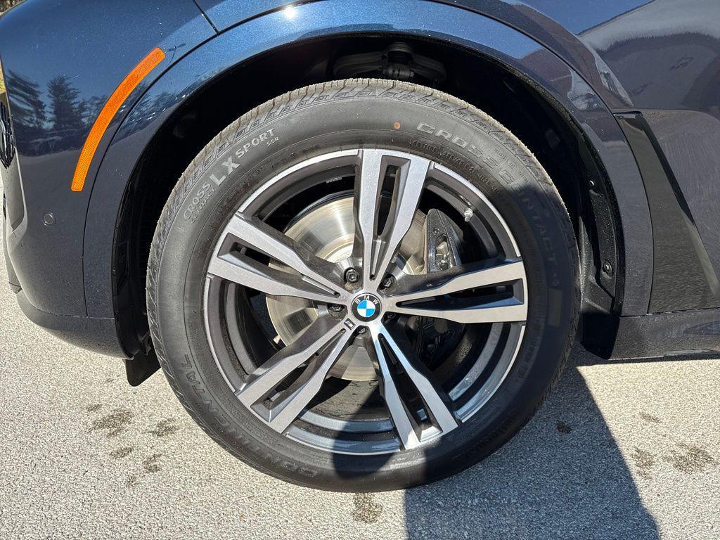 new 2026 BMW X7 car, priced at $97,235