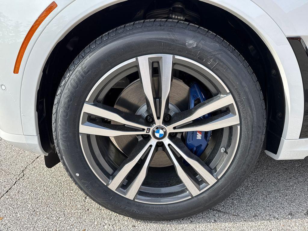 new 2026 BMW X7 car, priced at $100,460