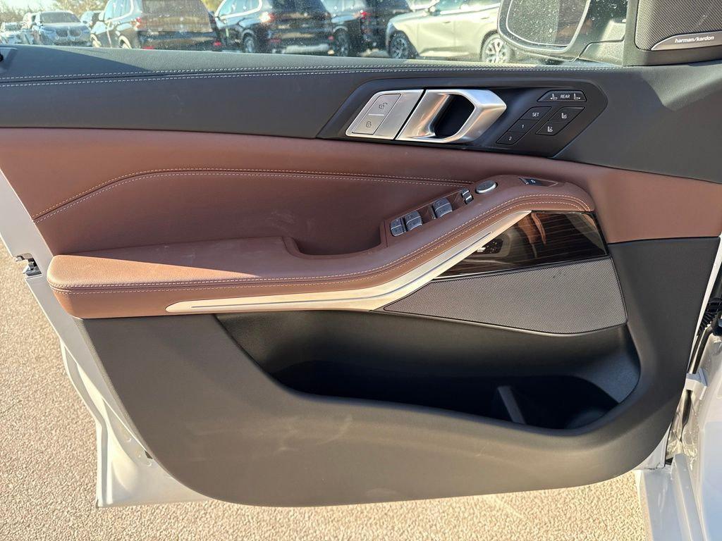 new 2026 BMW X7 car, priced at $97,240