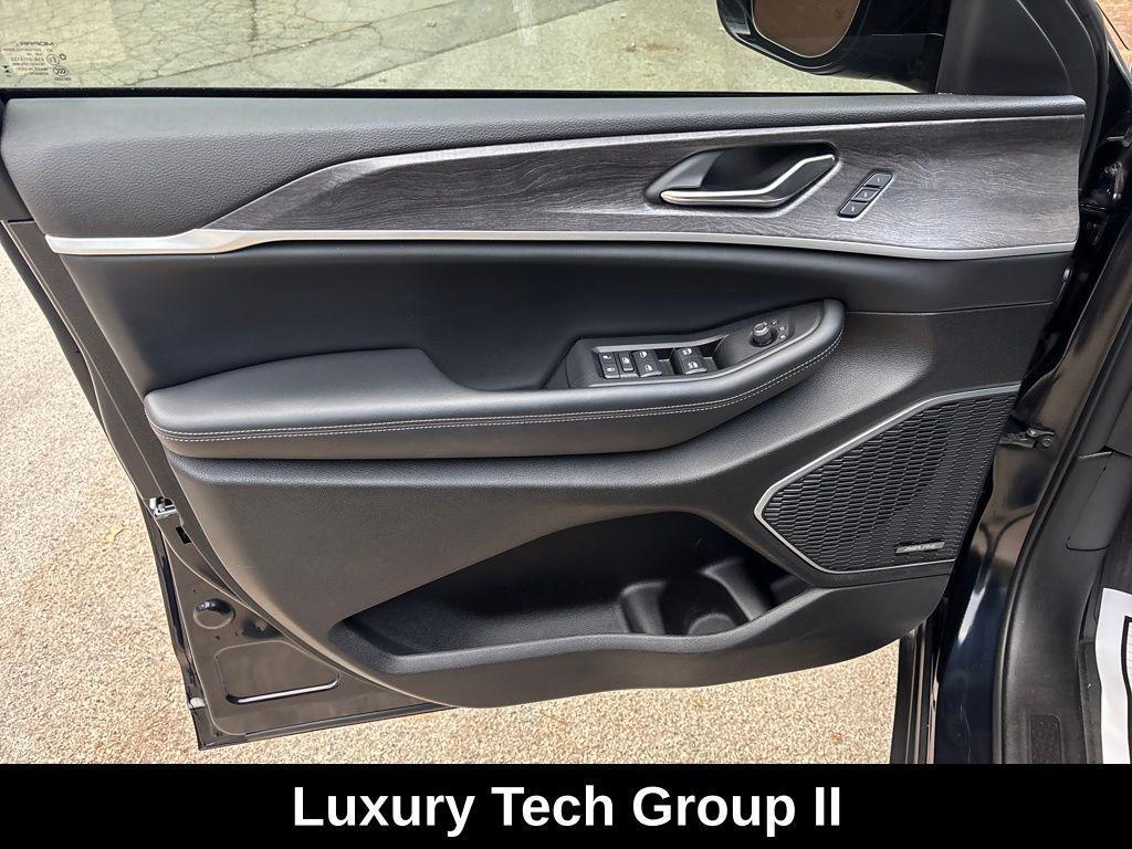 used 2024 Jeep Grand Cherokee car, priced at $34,855