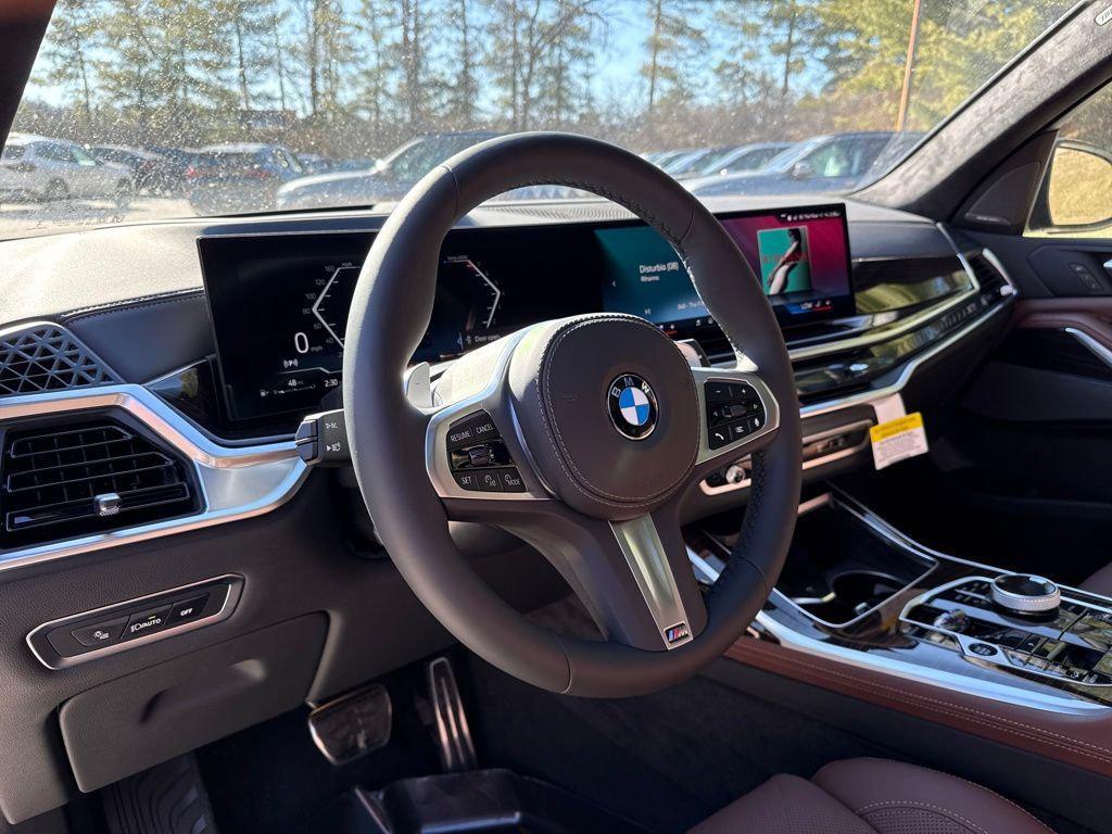 new 2026 BMW X7 car, priced at $100,040