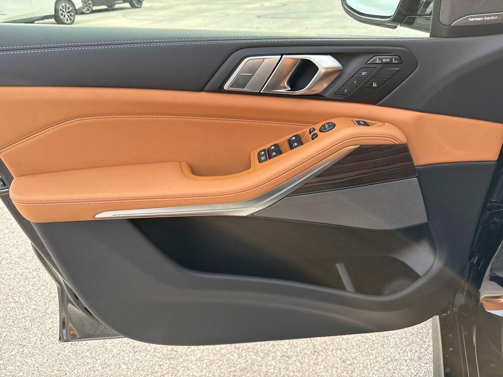 new 2026 BMW X7 car, priced at $101,310