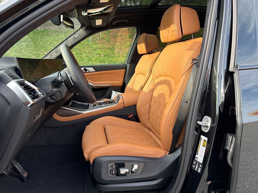 new 2026 BMW X7 car, priced at $101,310