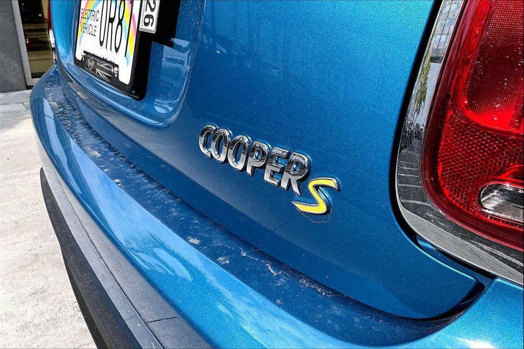 used 2024 MINI Hardtop car, priced at $23,981