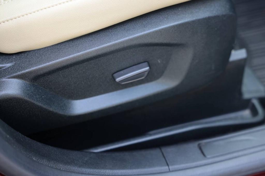 used 2022 Ford Edge car, priced at $26,131