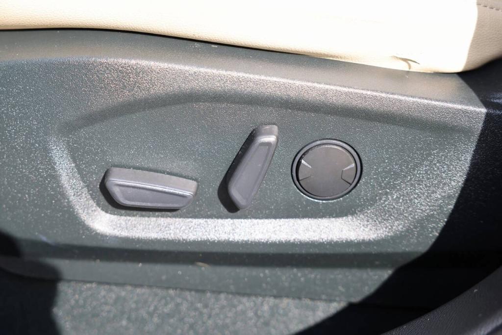 used 2022 Ford Edge car, priced at $26,131