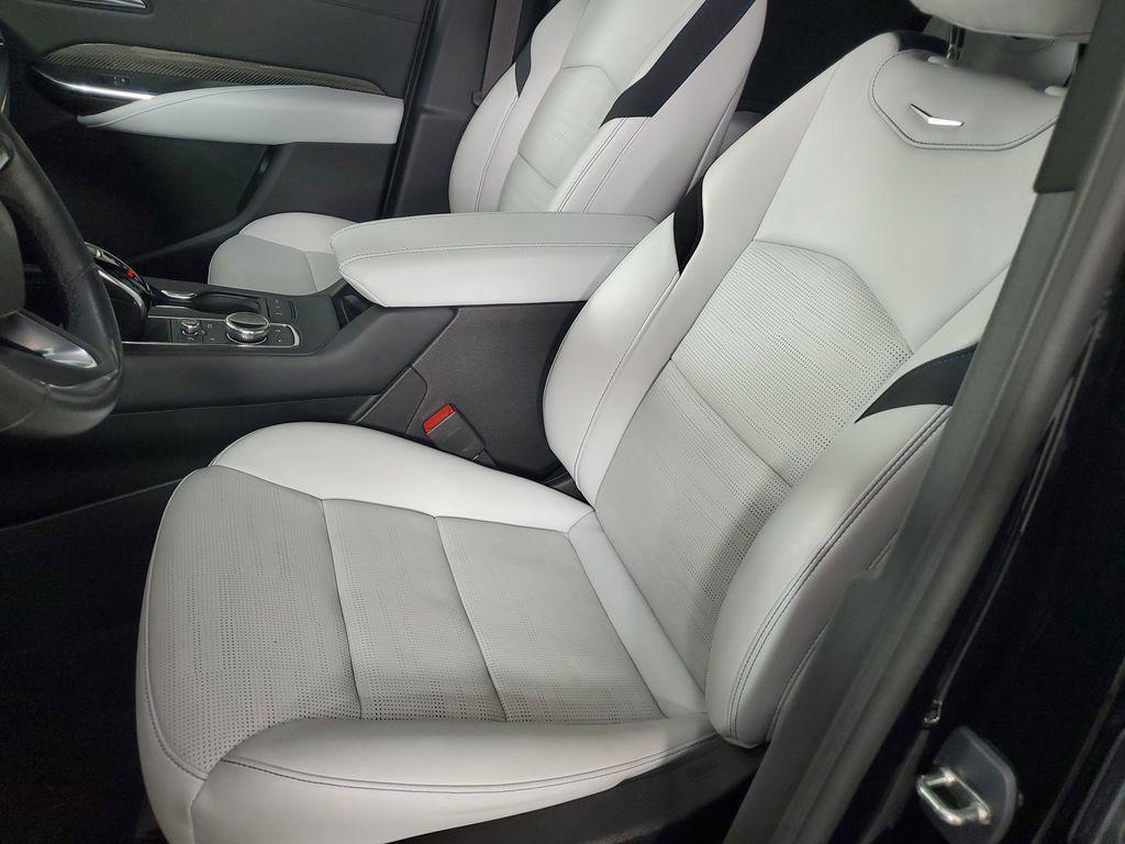 used 2024 Cadillac XT4 car, priced at $33,990