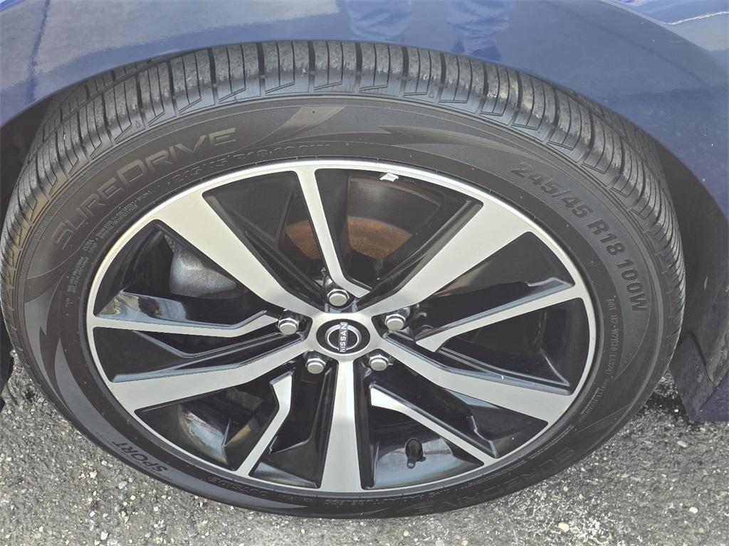 used 2023 Nissan Maxima car, priced at $20,214