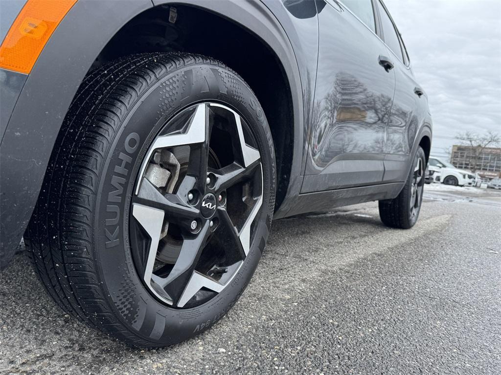 used 2025 Kia Seltos car, priced at $24,955