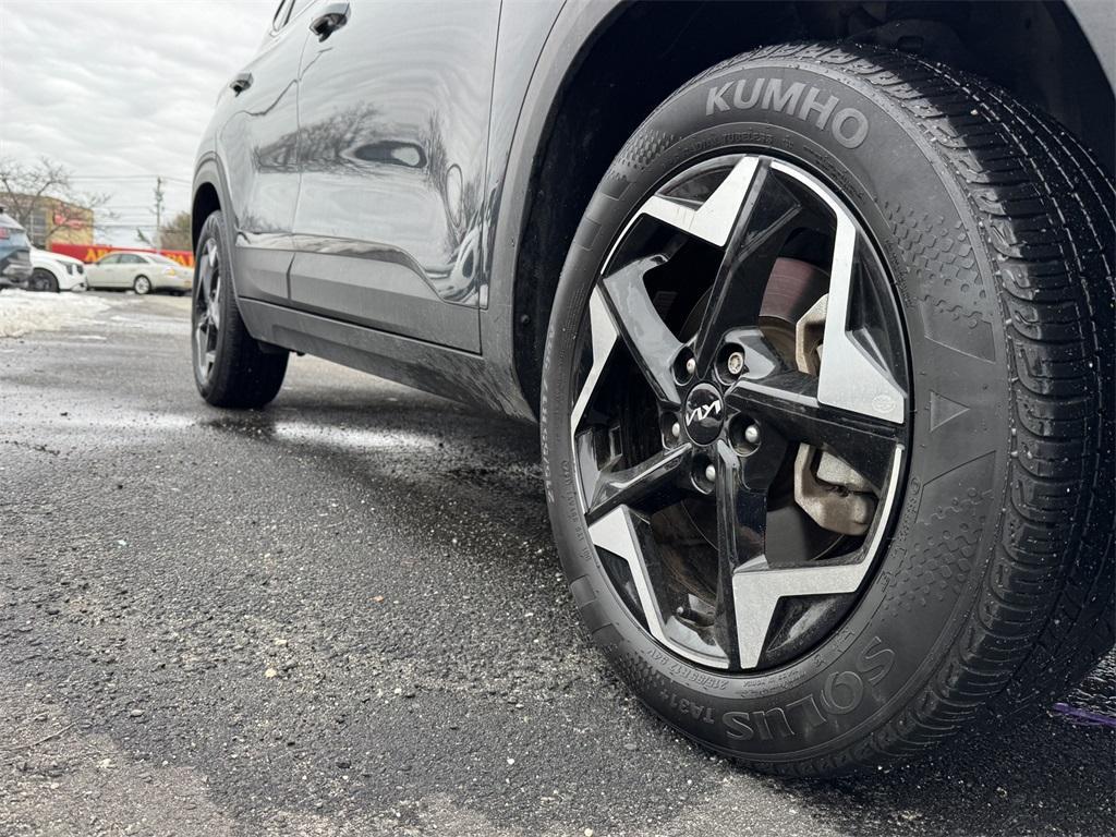 used 2025 Kia Seltos car, priced at $24,955