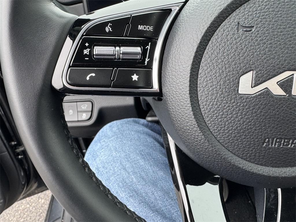 used 2025 Kia Seltos car, priced at $24,955