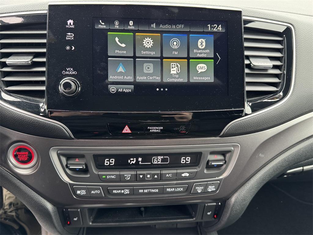 used 2022 Honda Pilot car, priced at $27,701