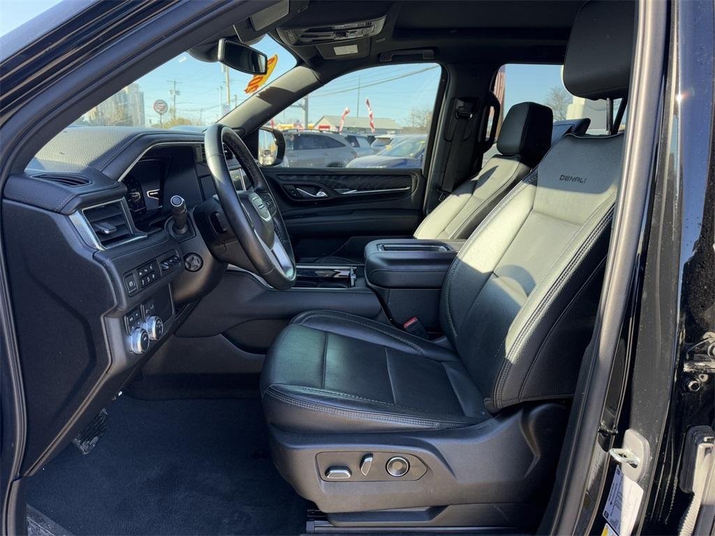 used 2023 GMC Yukon car, priced at $57,595