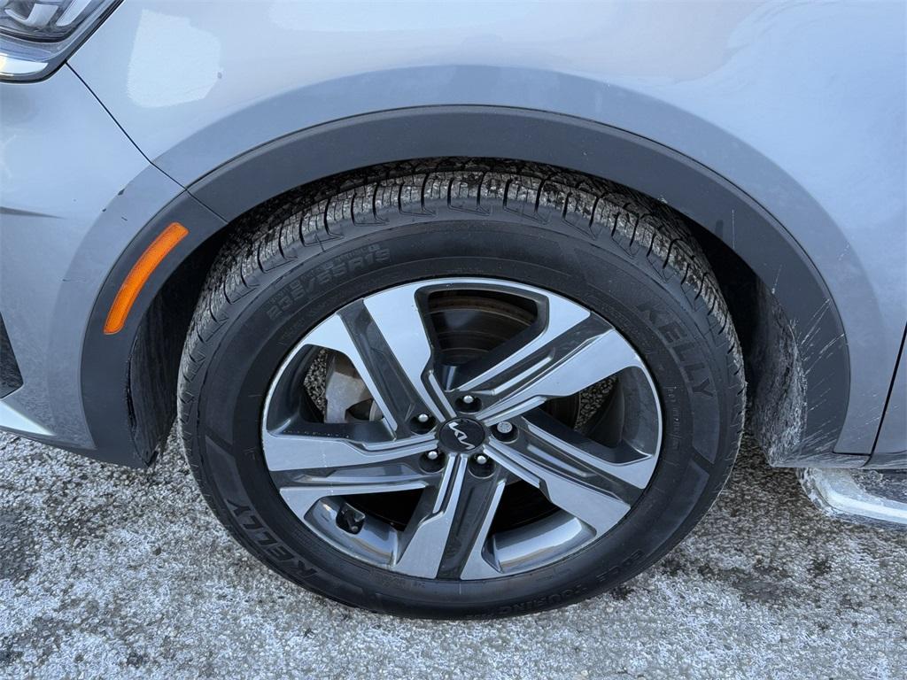 used 2022 Kia Sorento Plug-In Hybrid car, priced at $27,678