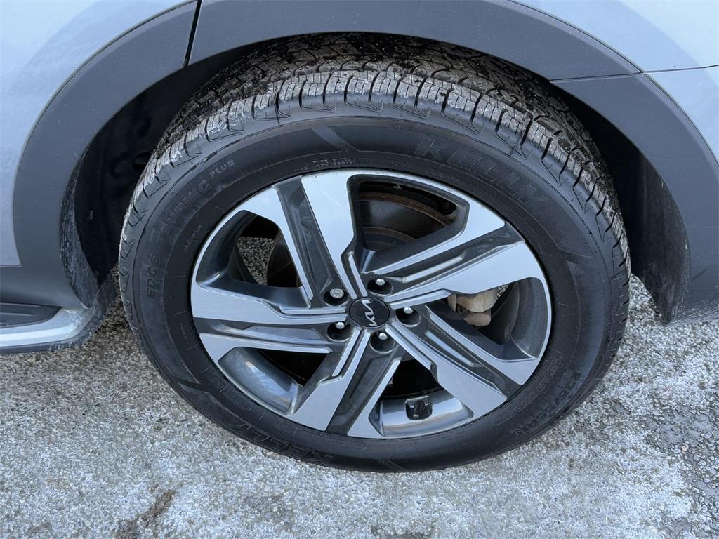 used 2022 Kia Sorento Plug-In Hybrid car, priced at $27,678