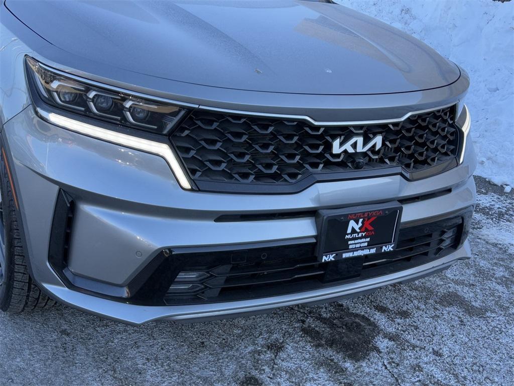 used 2022 Kia Sorento Plug-In Hybrid car, priced at $27,678