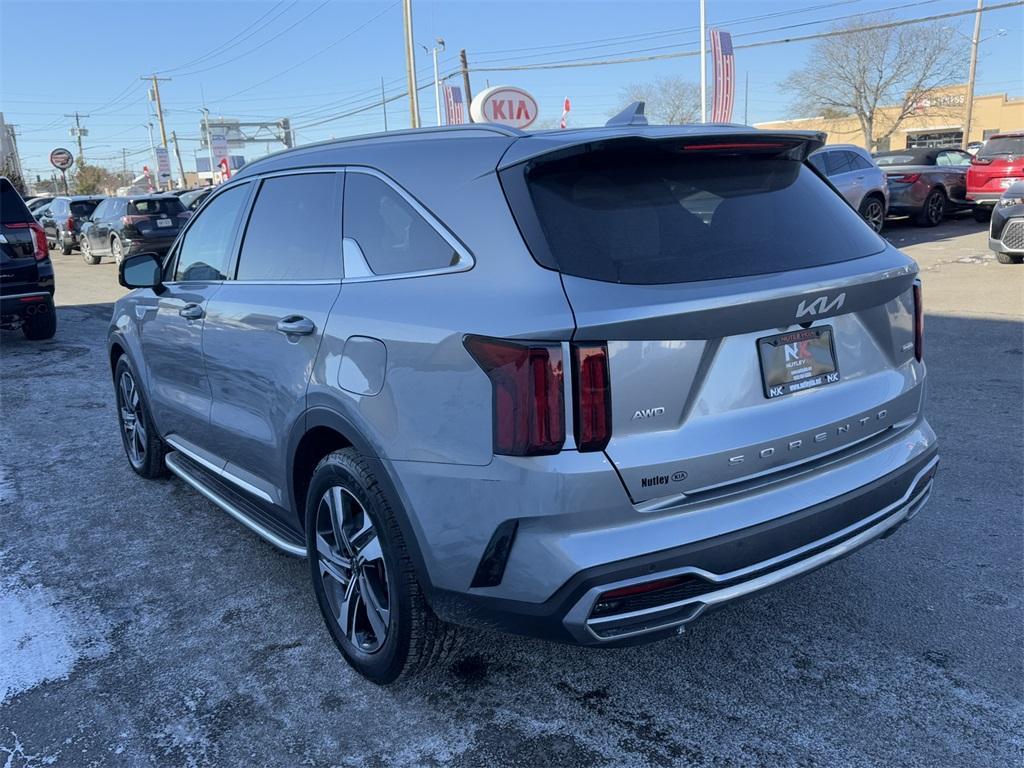 used 2022 Kia Sorento Plug-In Hybrid car, priced at $27,678