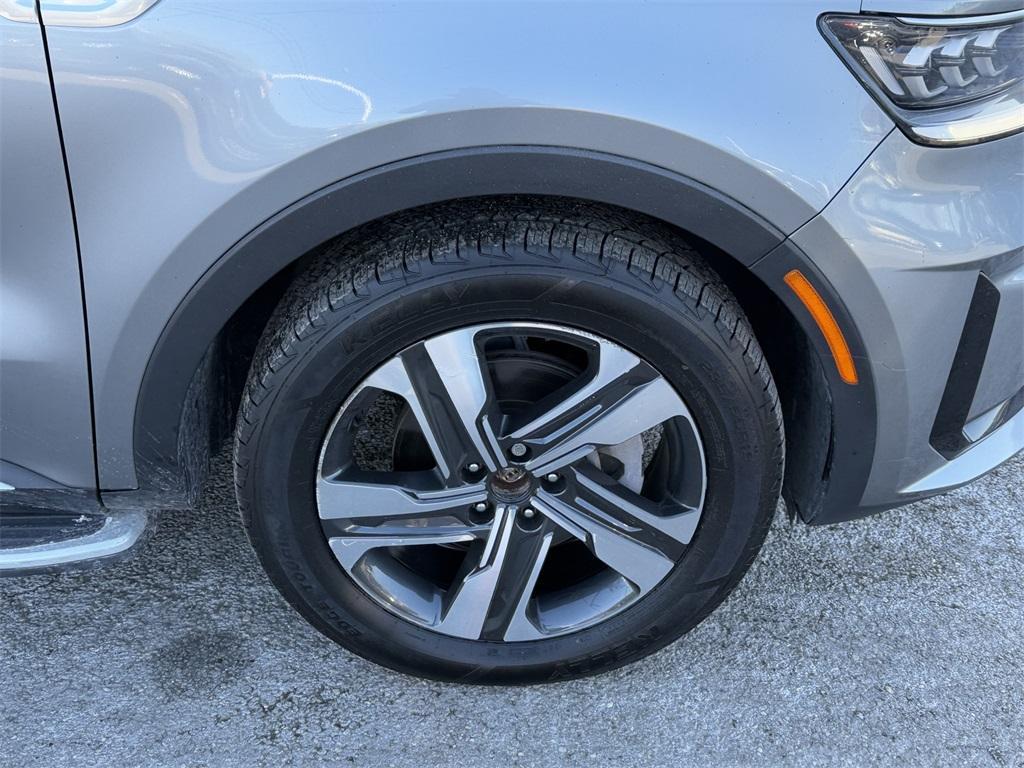 used 2022 Kia Sorento Plug-In Hybrid car, priced at $27,678