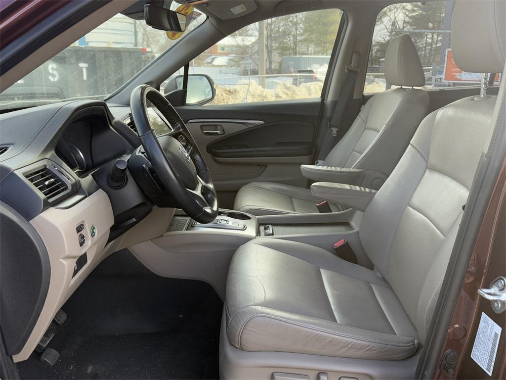 used 2022 Honda Pilot car, priced at $28,305