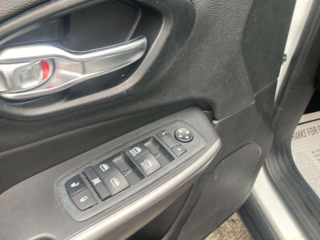 used 2021 Jeep Cherokee car, priced at $18,400