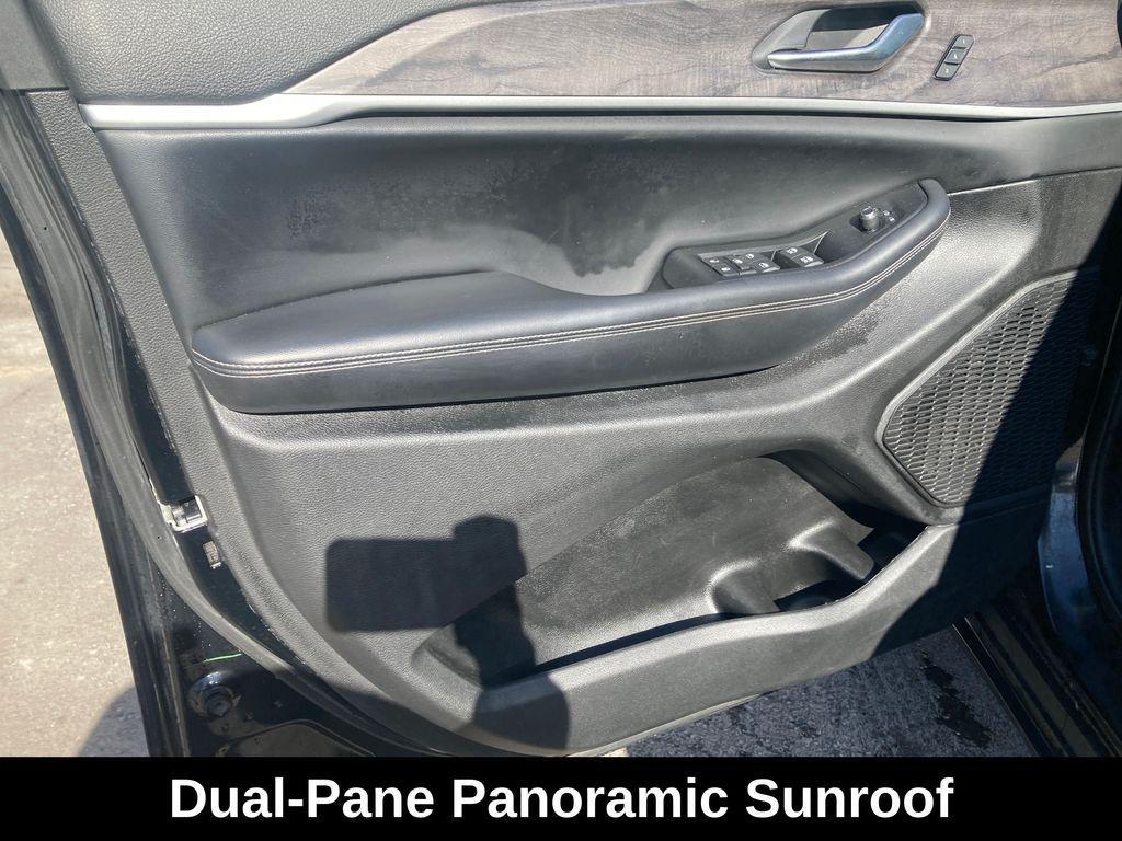 used 2023 Jeep Grand Cherokee car, priced at $31,000