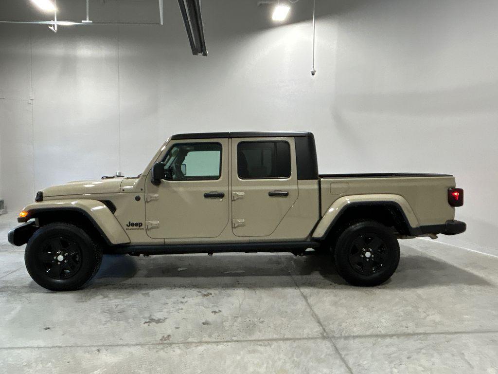 used 2022 Jeep Gladiator car, priced at $30,227