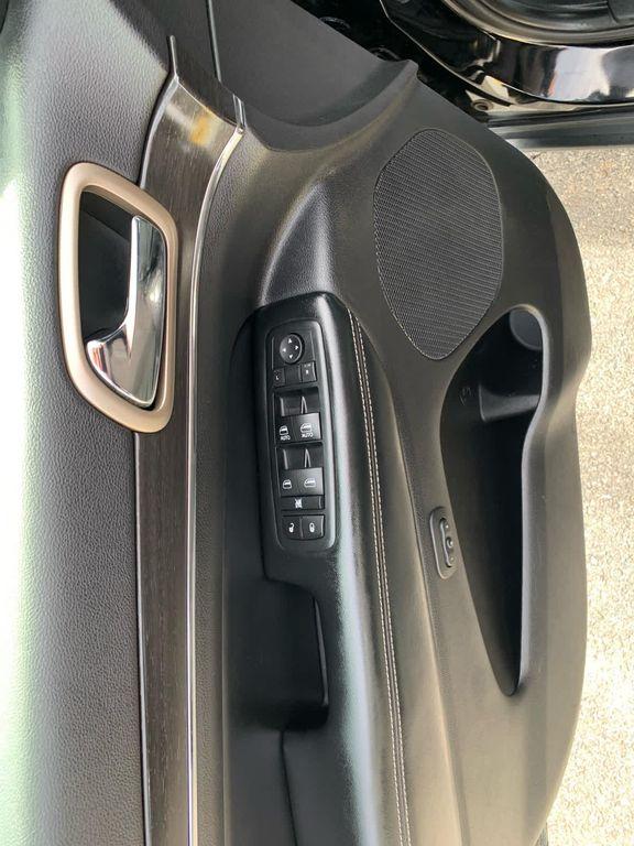 used 2017 Jeep Grand Cherokee car, priced at $14,600