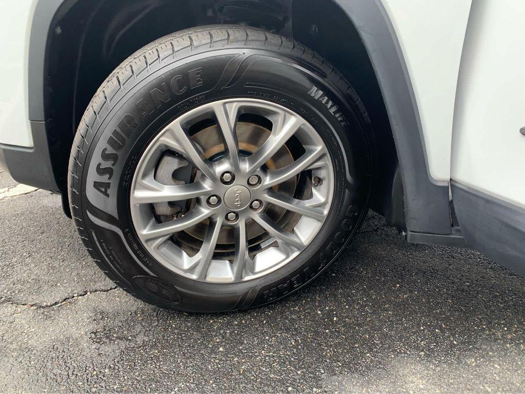 used 2020 Jeep Cherokee car, priced at $13,200