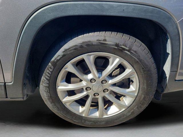 used 2019 Jeep Cherokee car, priced at $7,899