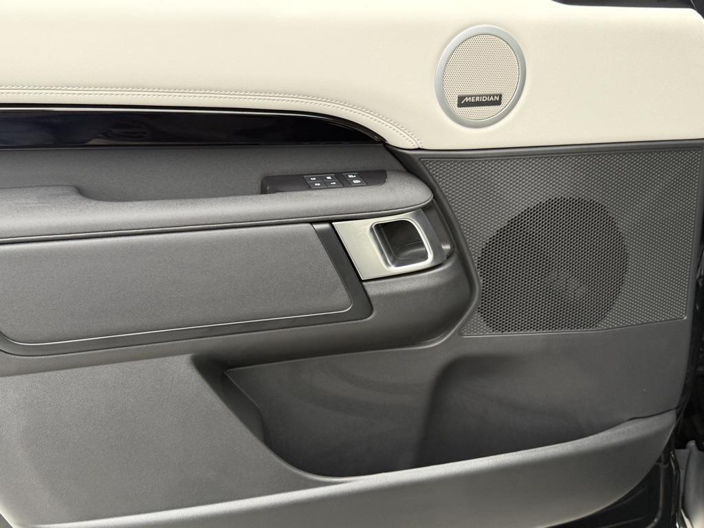 new 2025 Land Rover Discovery car, priced at $65,000