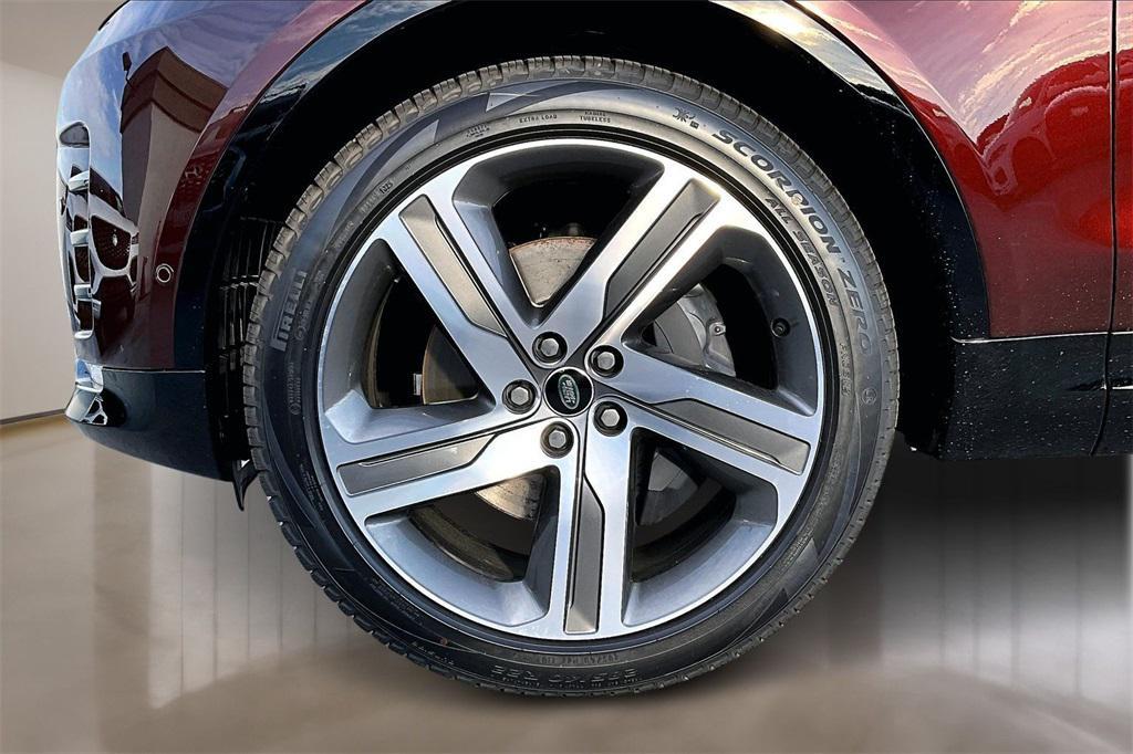 new 2026 Land Rover Discovery car, priced at $76,275