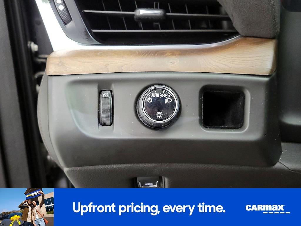 used 2020 Cadillac Escalade car, priced at $47,998