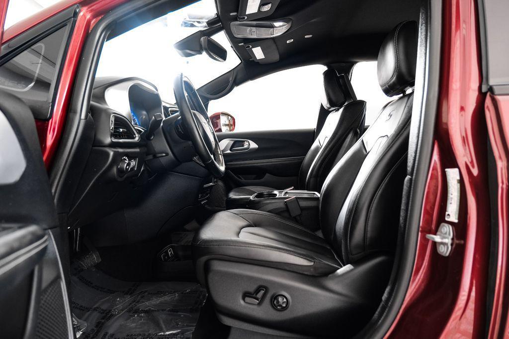 used 2018 Chrysler Pacifica car, priced at $14,781