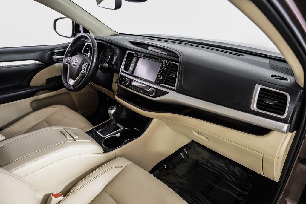 used 2019 Toyota Highlander car, priced at $18,781