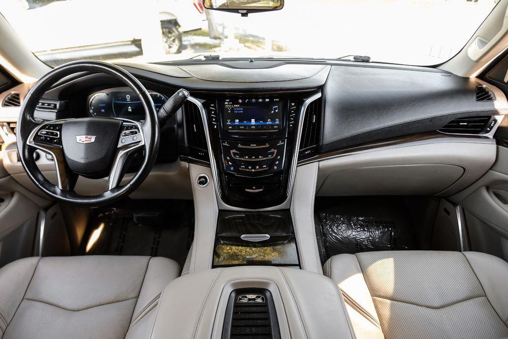 used 2020 Cadillac Escalade ESV car, priced at $34,781