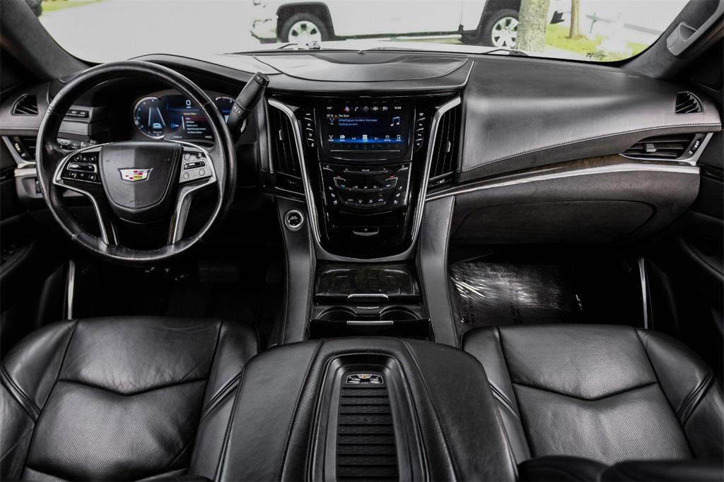 used 2020 Cadillac Escalade ESV car, priced at $36,781