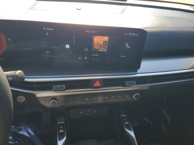 used 2024 Kia Sorento car, priced at $30,887