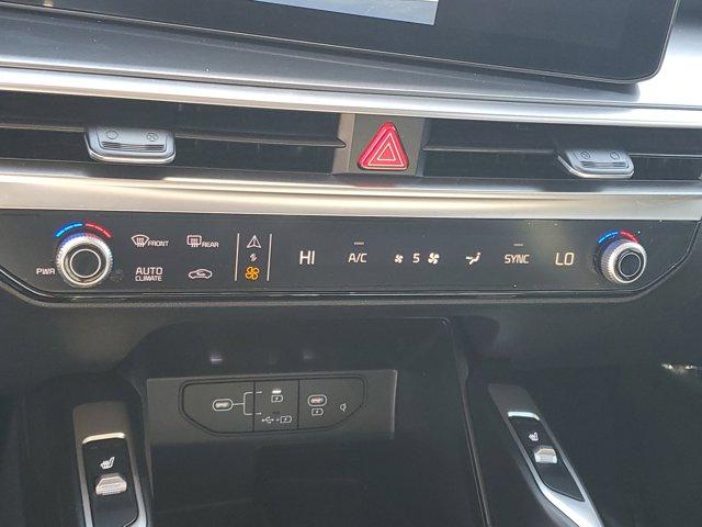 used 2024 Kia Sorento car, priced at $30,887