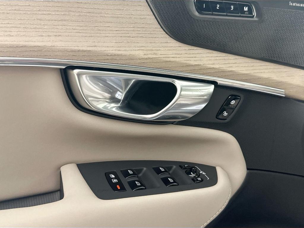 new 2026 Volvo XC90 car, priced at $77,275