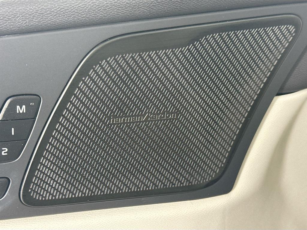 used 2023 Volvo XC60 car, priced at $30,491