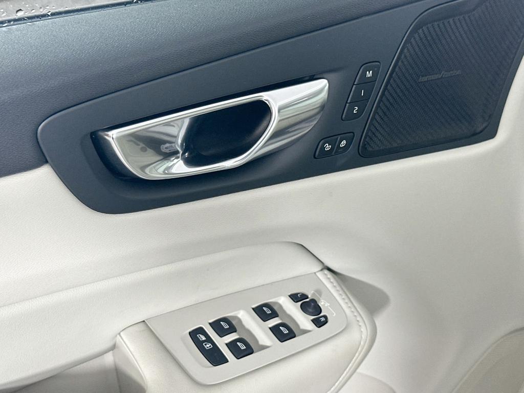 used 2023 Volvo XC60 car, priced at $30,491